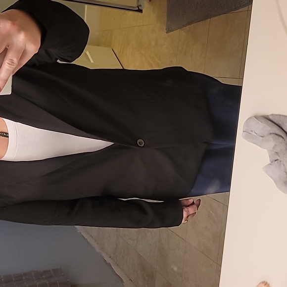 STUNNING PRETTY LITTLE THING 80s SINGLE BREAST single button black BLAZER - Picture 3 of 10